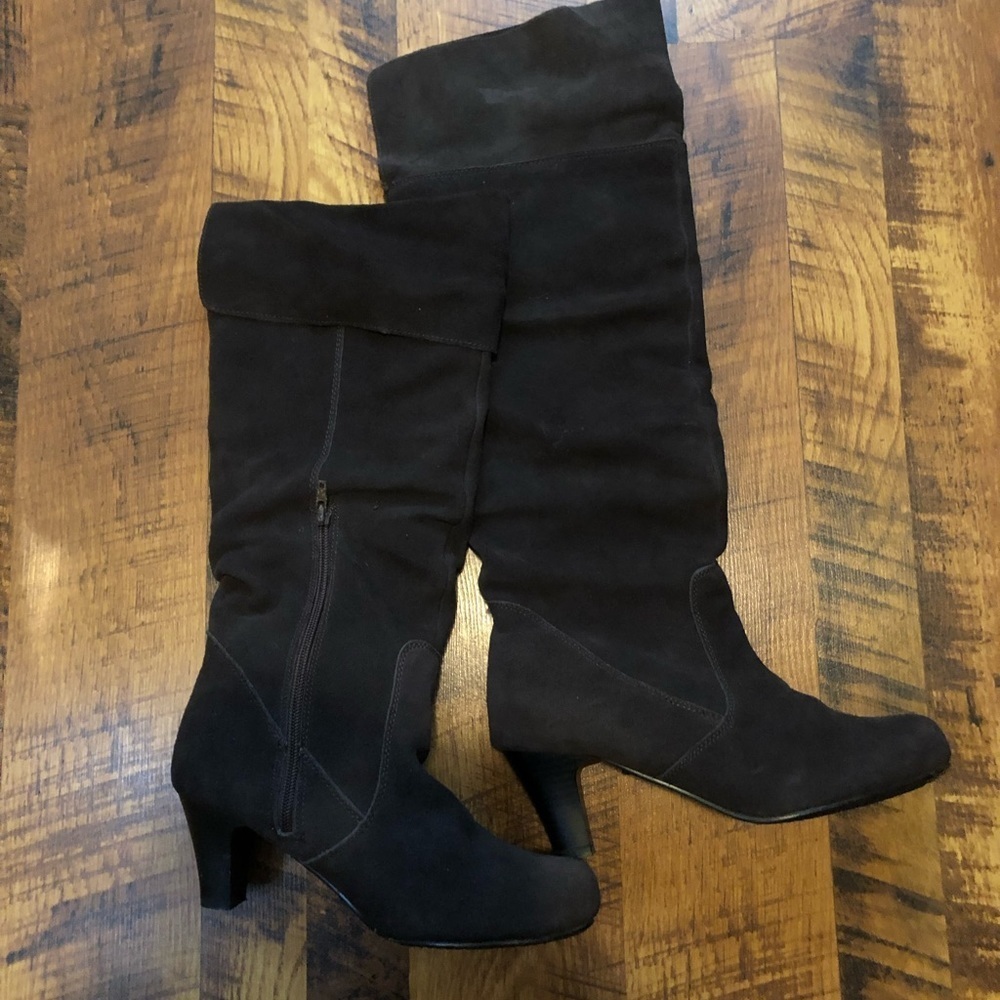 Henri Pierre Suede Boots US Size 9